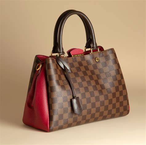 who makes louis vuitton handbags.